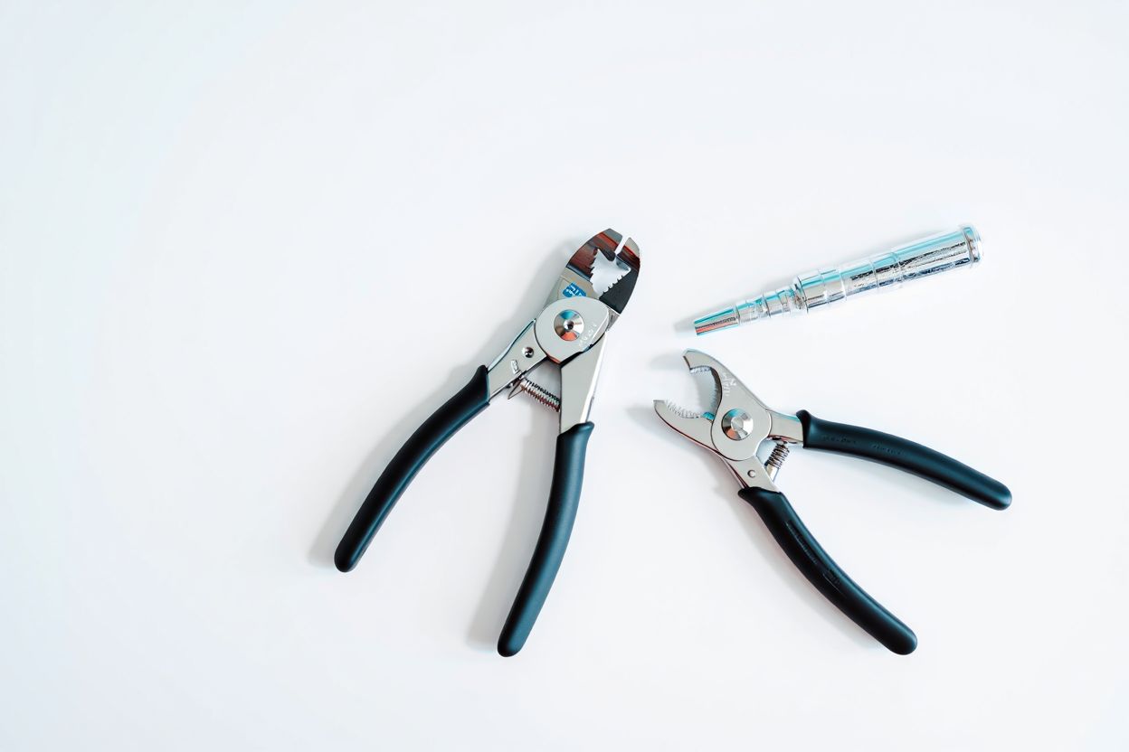 Best Wire Strippers in 2026 — Top 8 Reviewed & Compared — hero image